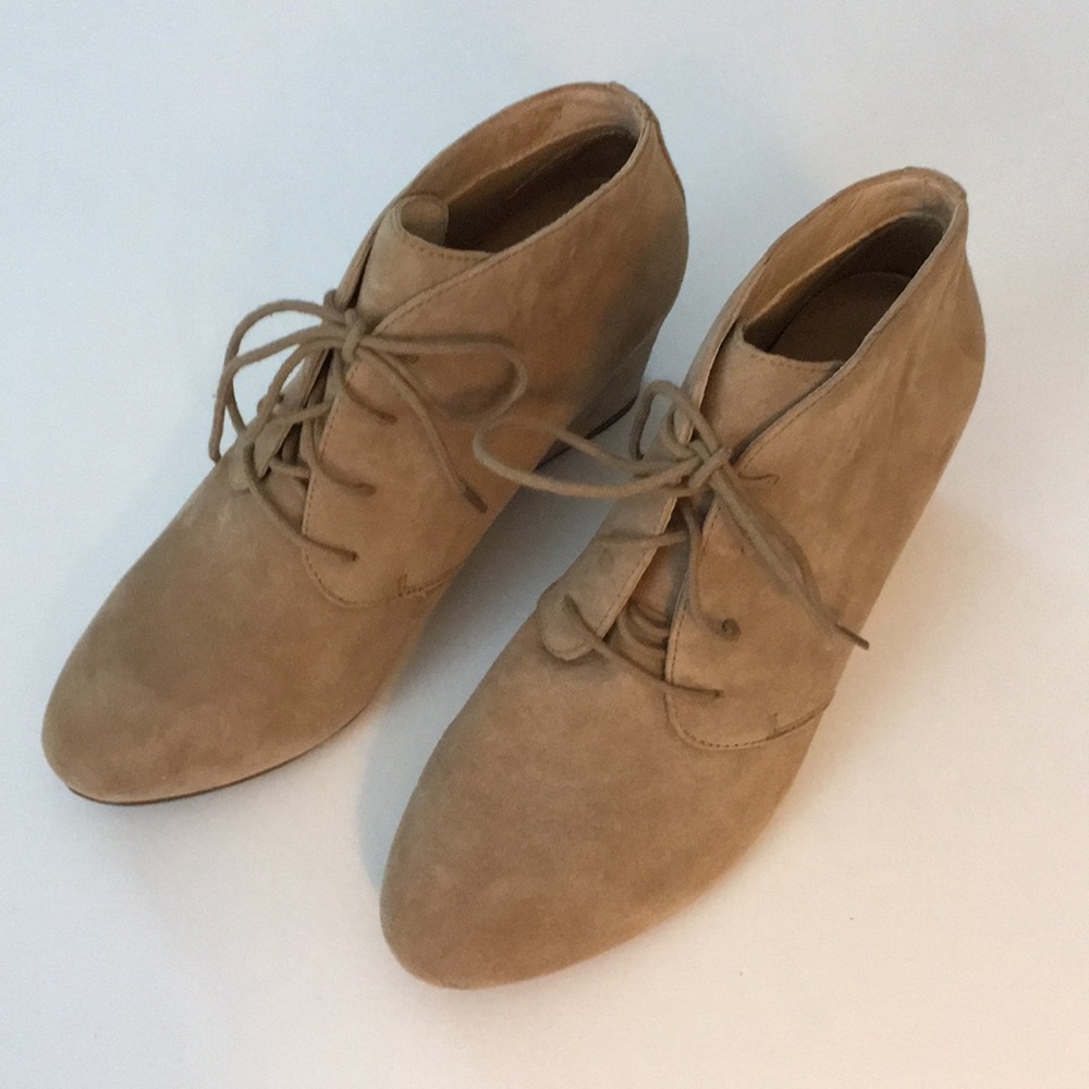 Vionic Tan Booties